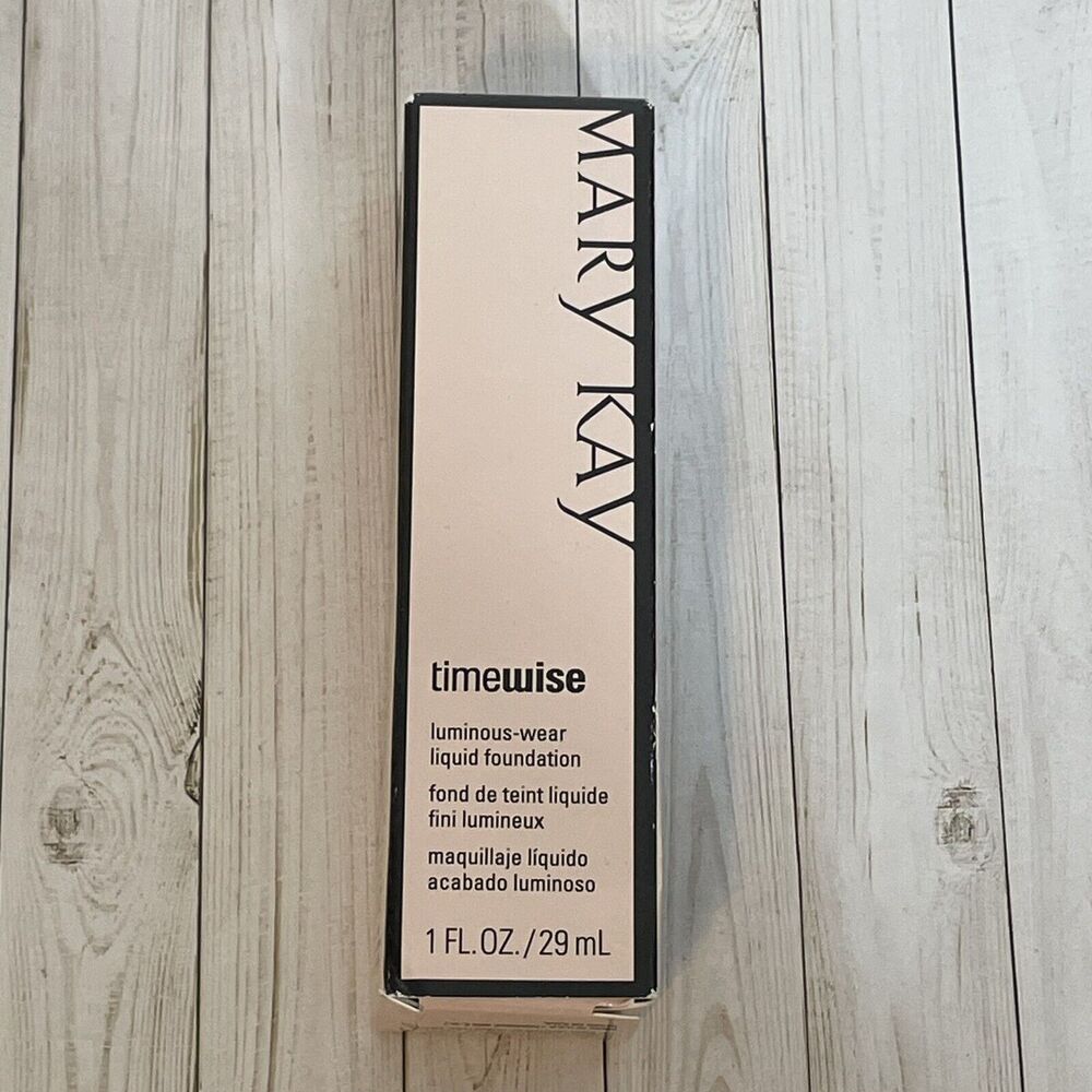 Mary Kay Timewise 1 oz. Luminous Wear Liquid Foundation Bronze 8 (038721) New